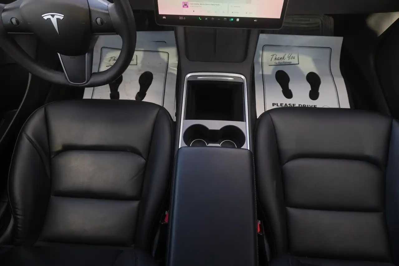 Tesla Model 3 - Image 16