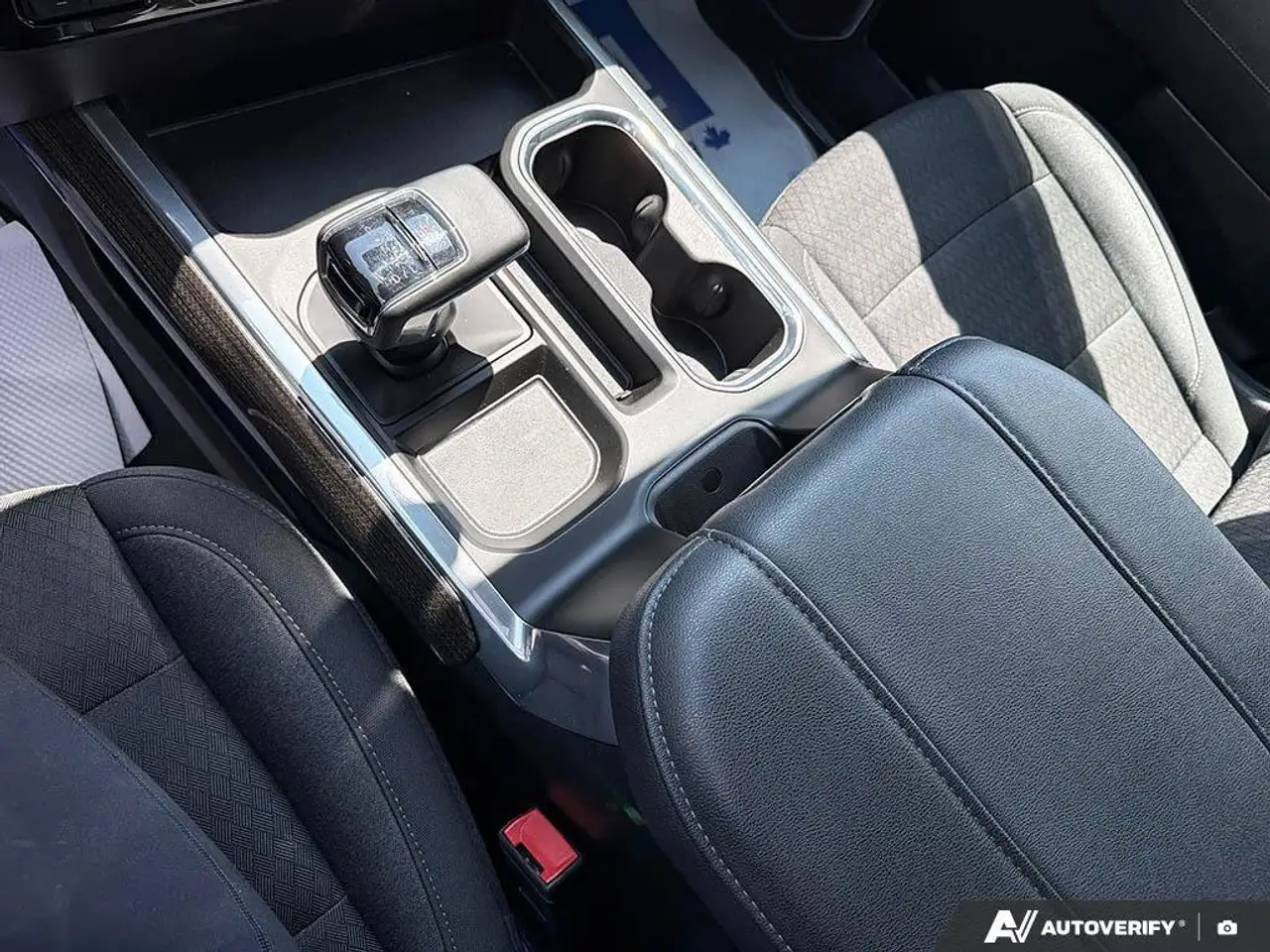 Chevrolet Silverado 1500 - Image 21
