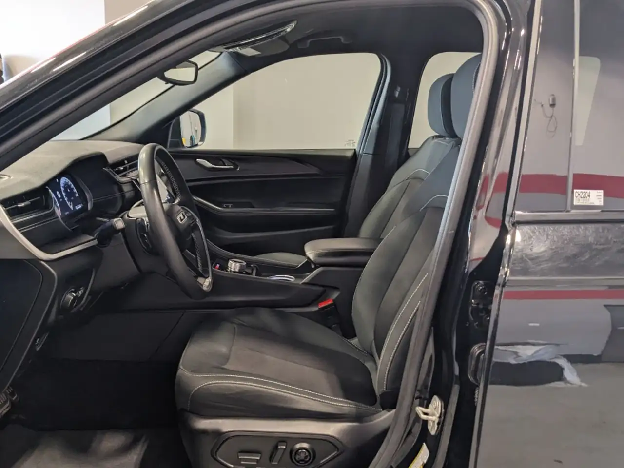 Jeep Grand Cherokee - Image 22