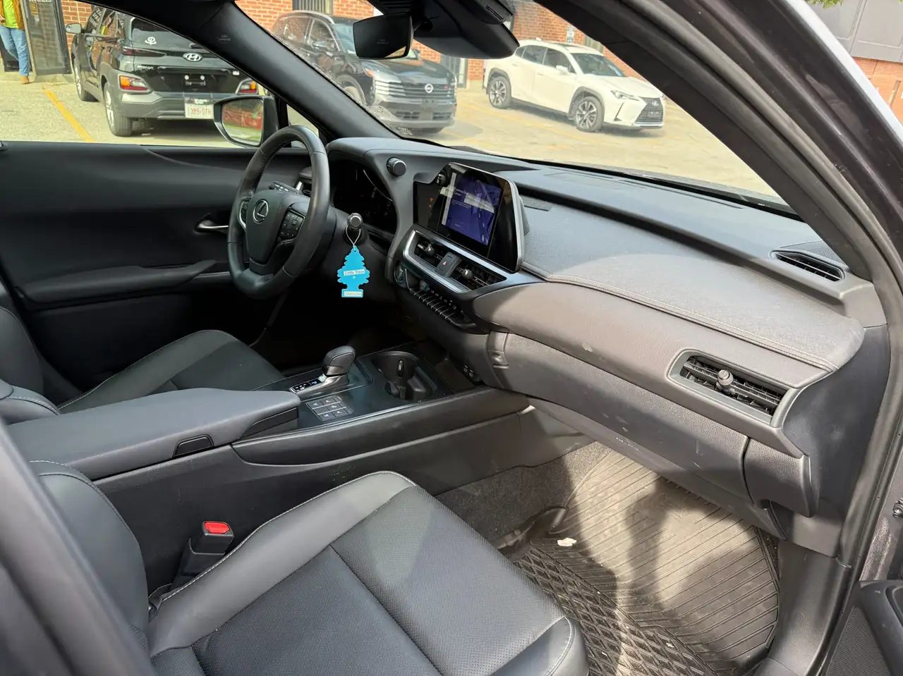 Lexus UX - Image 8