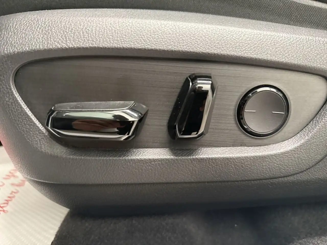 Lexus NX - Image 12