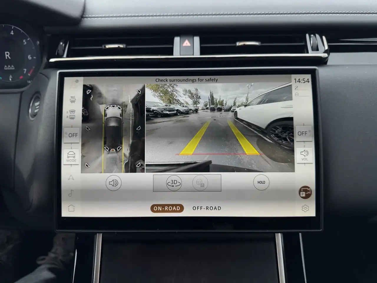 Land Rover Range Rover Velar - Image 18