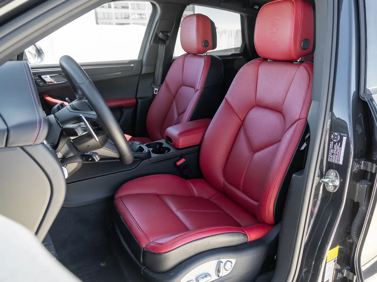 Porsche Macan - Image 11
