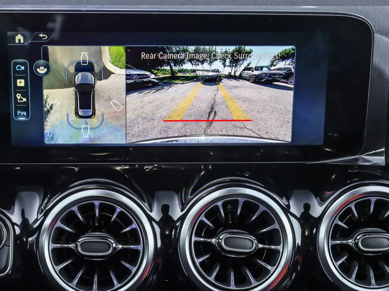 Mercedes-Benz GLA - Image 23