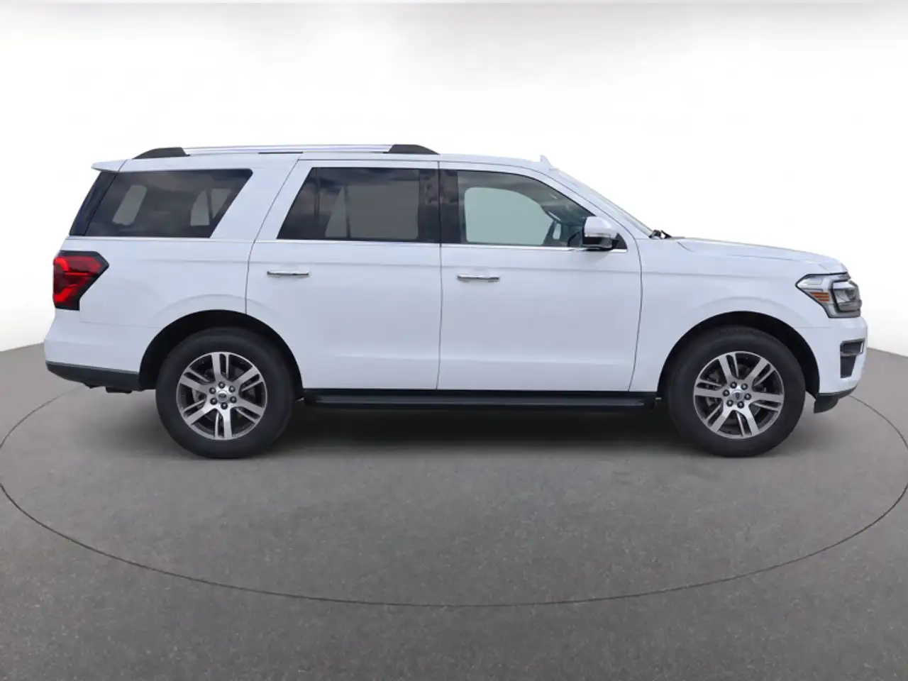 Ford Expedition - Image 3