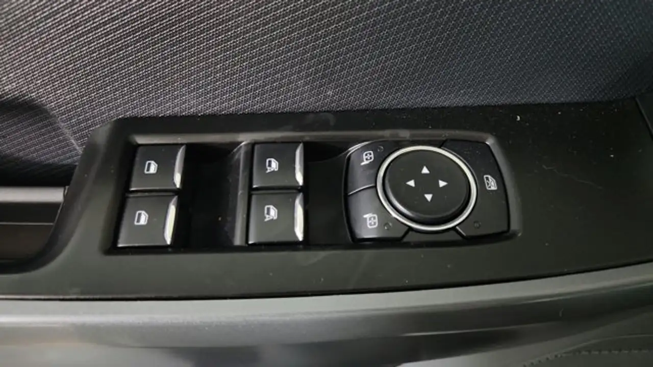 Ford F-150 - Image 17