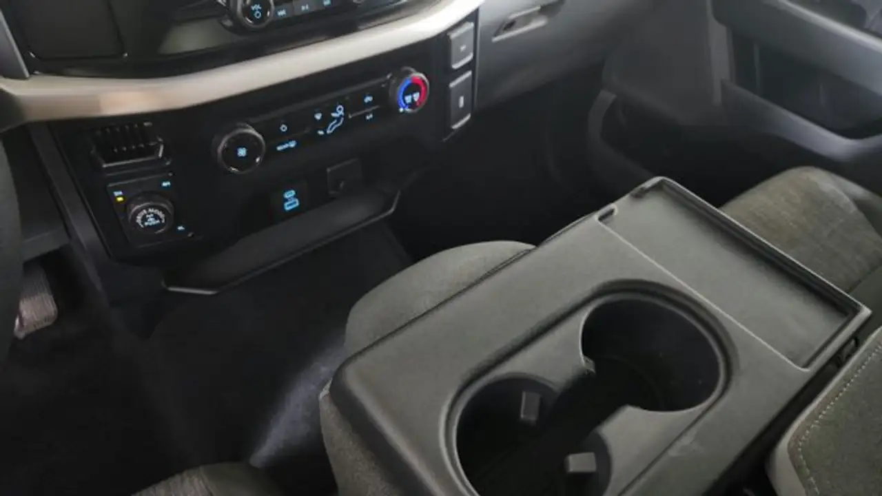 Ford F-150 - Image 23