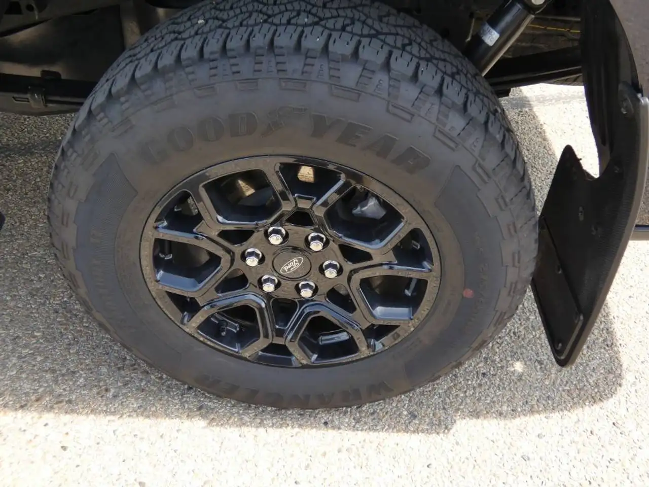 Ford F-150 - Image 25
