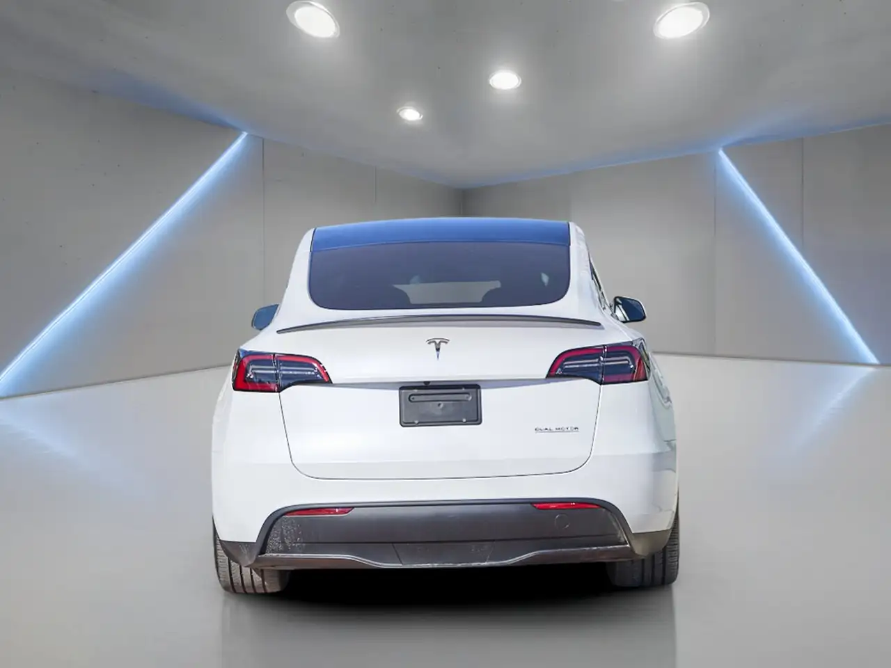 Tesla Model Y - Image 12
