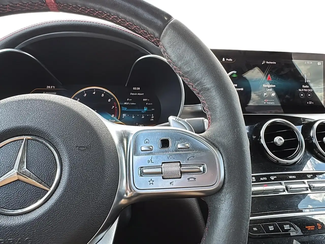 Mercedes-Benz GLC - Image 22