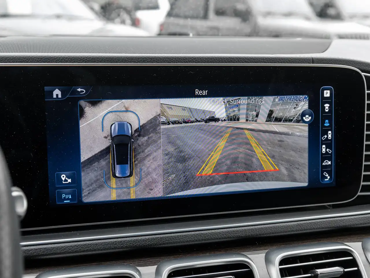 Mercedes-Benz GLS - Image 17