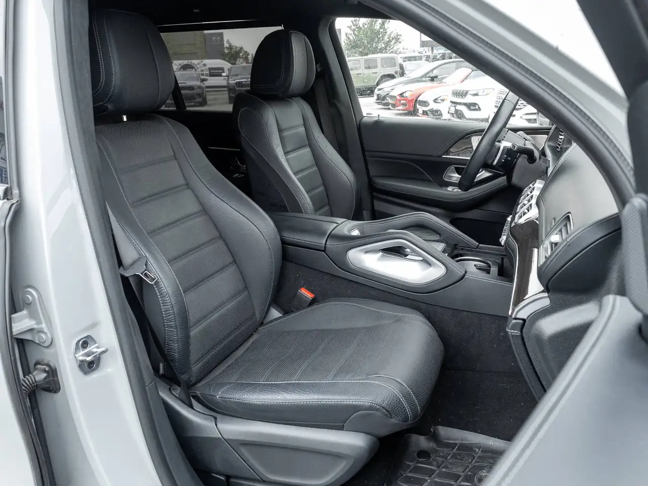 Mercedes-Benz GLS - Image 35