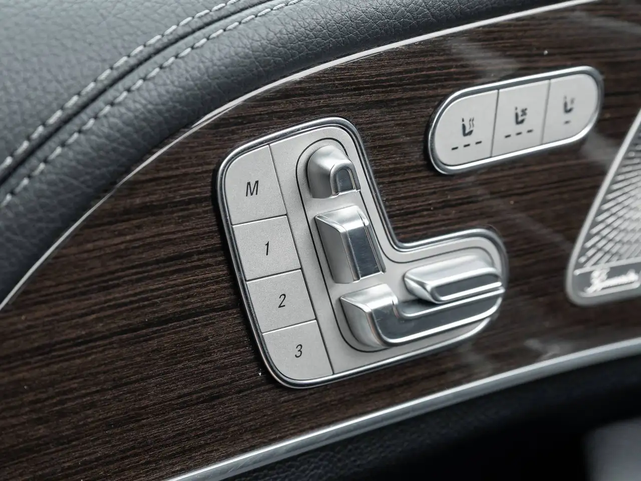 Mercedes-Benz GLS - Image 20