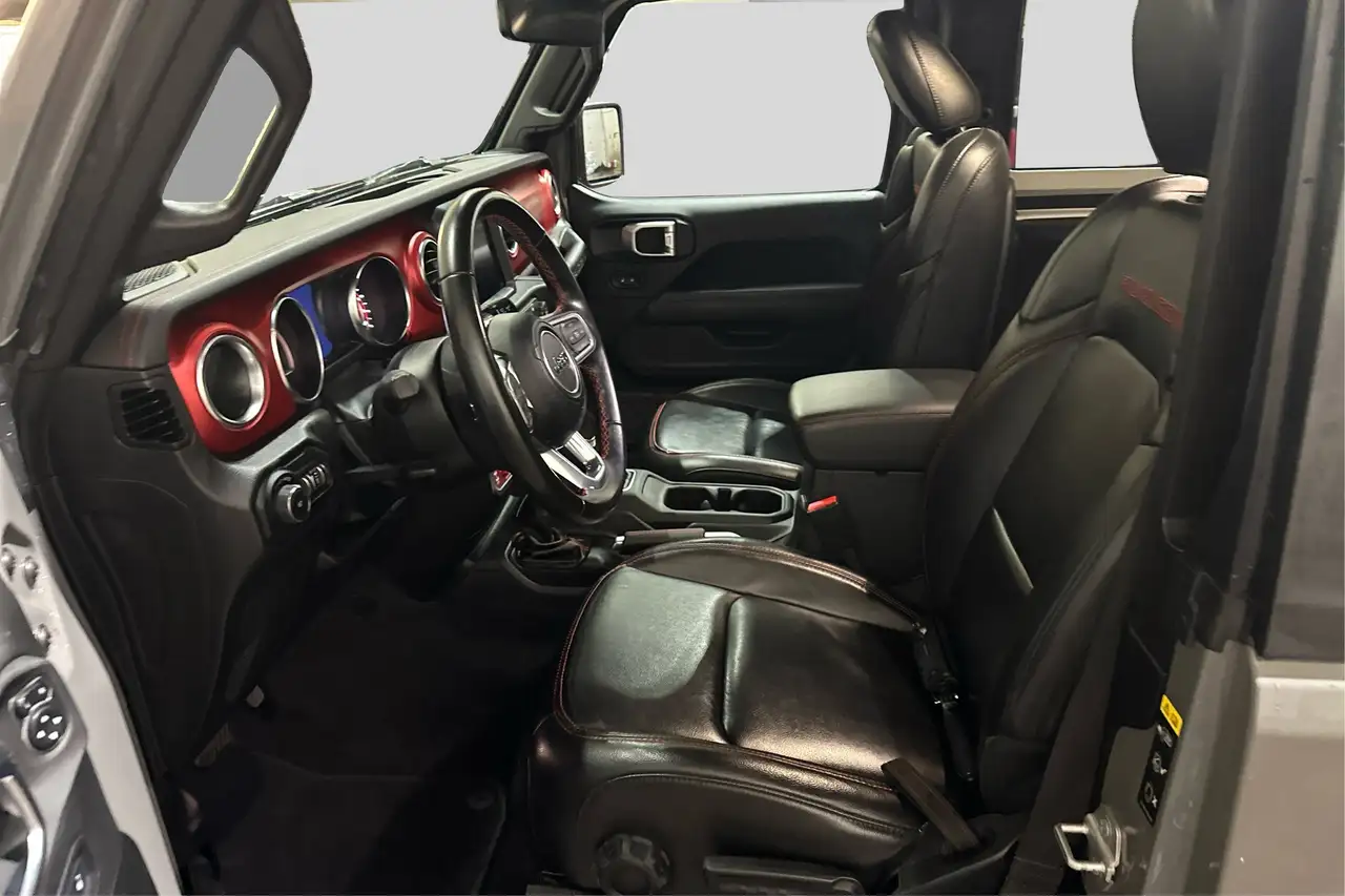 Jeep Wrangler - Image 11