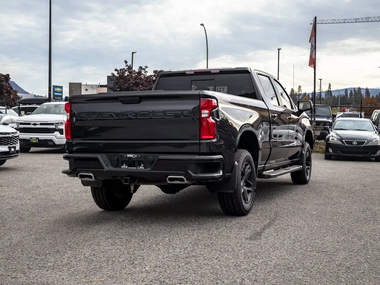 Chevrolet Silverado 1500 - Image 12