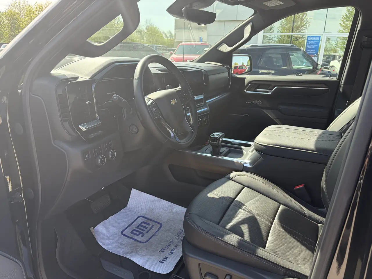 Chevrolet Silverado 1500 - Image 9