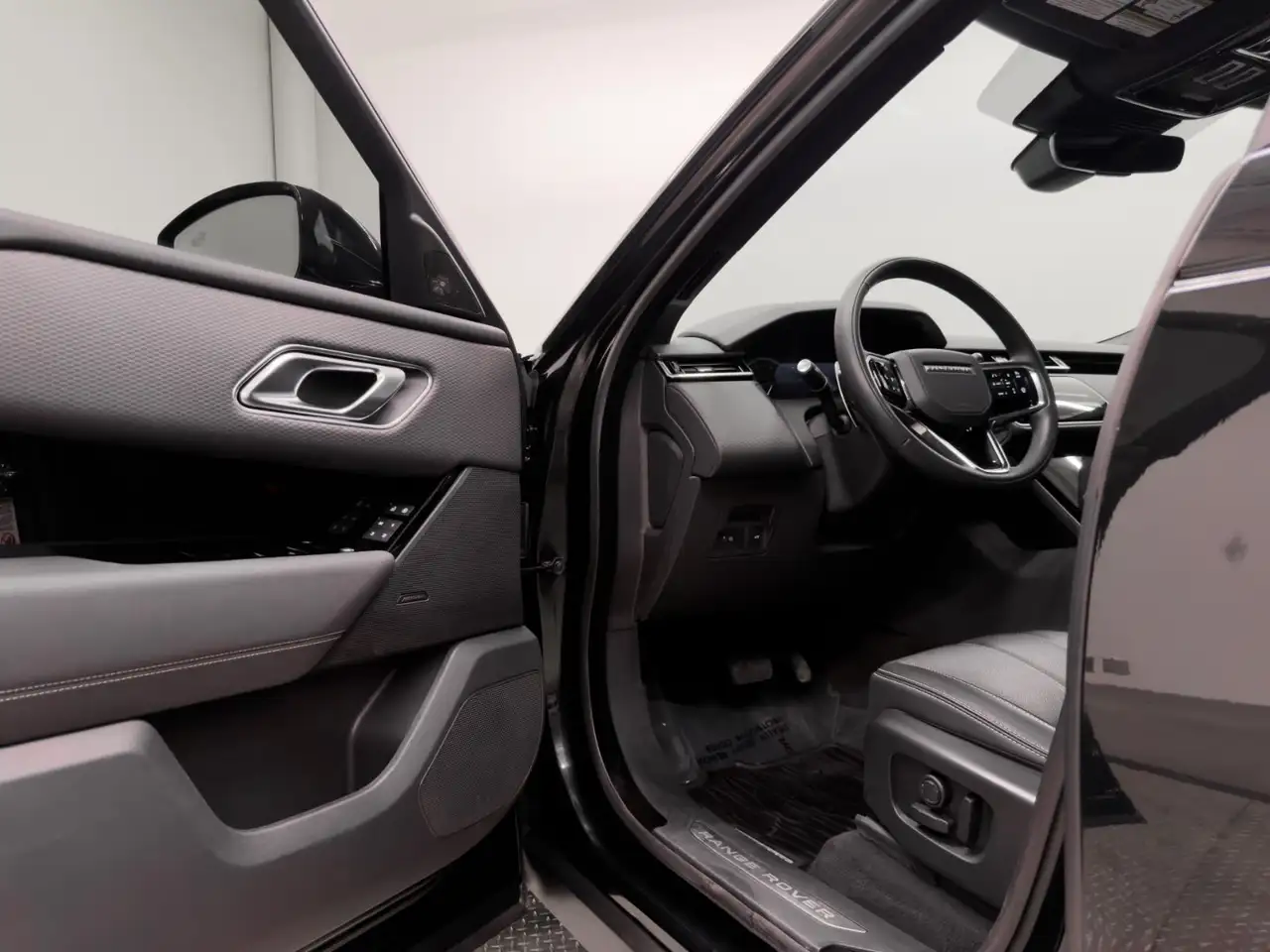 Land Rover Range Rover Velar - Image 4