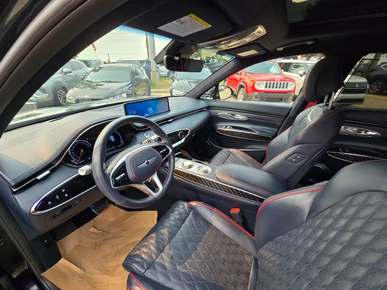 Genesis GV70 - Image 18