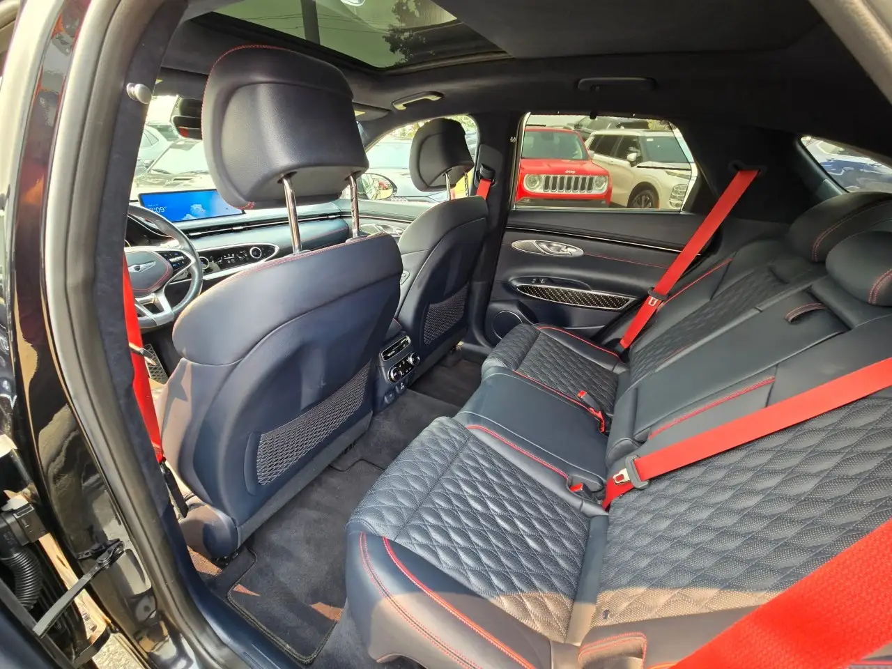 Genesis GV70 - Image 20