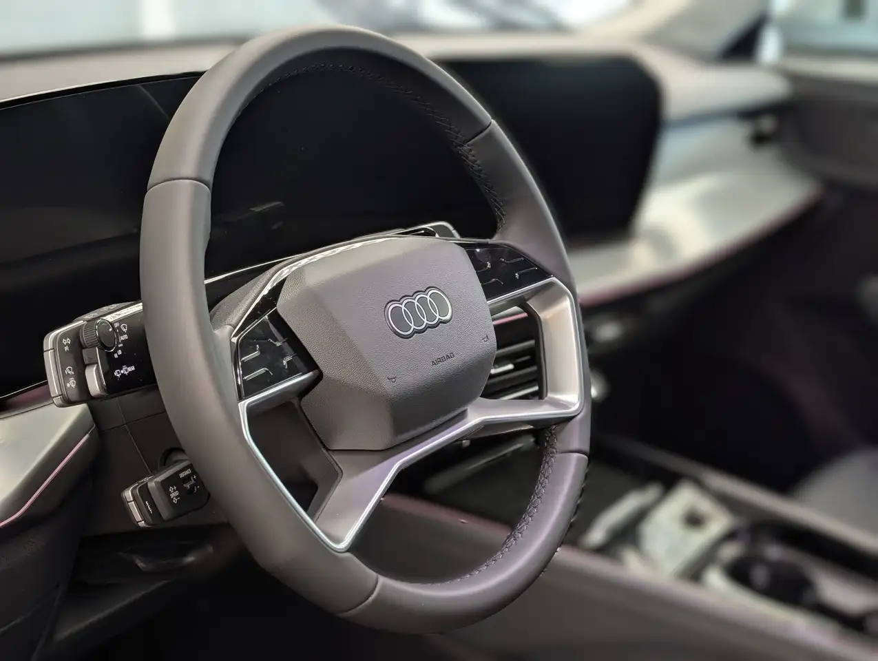 Audi Q3 - Image 8