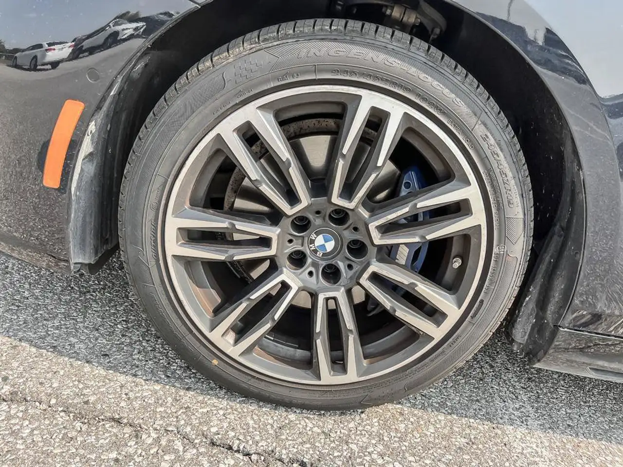 BMW 5 Series - Image 10
