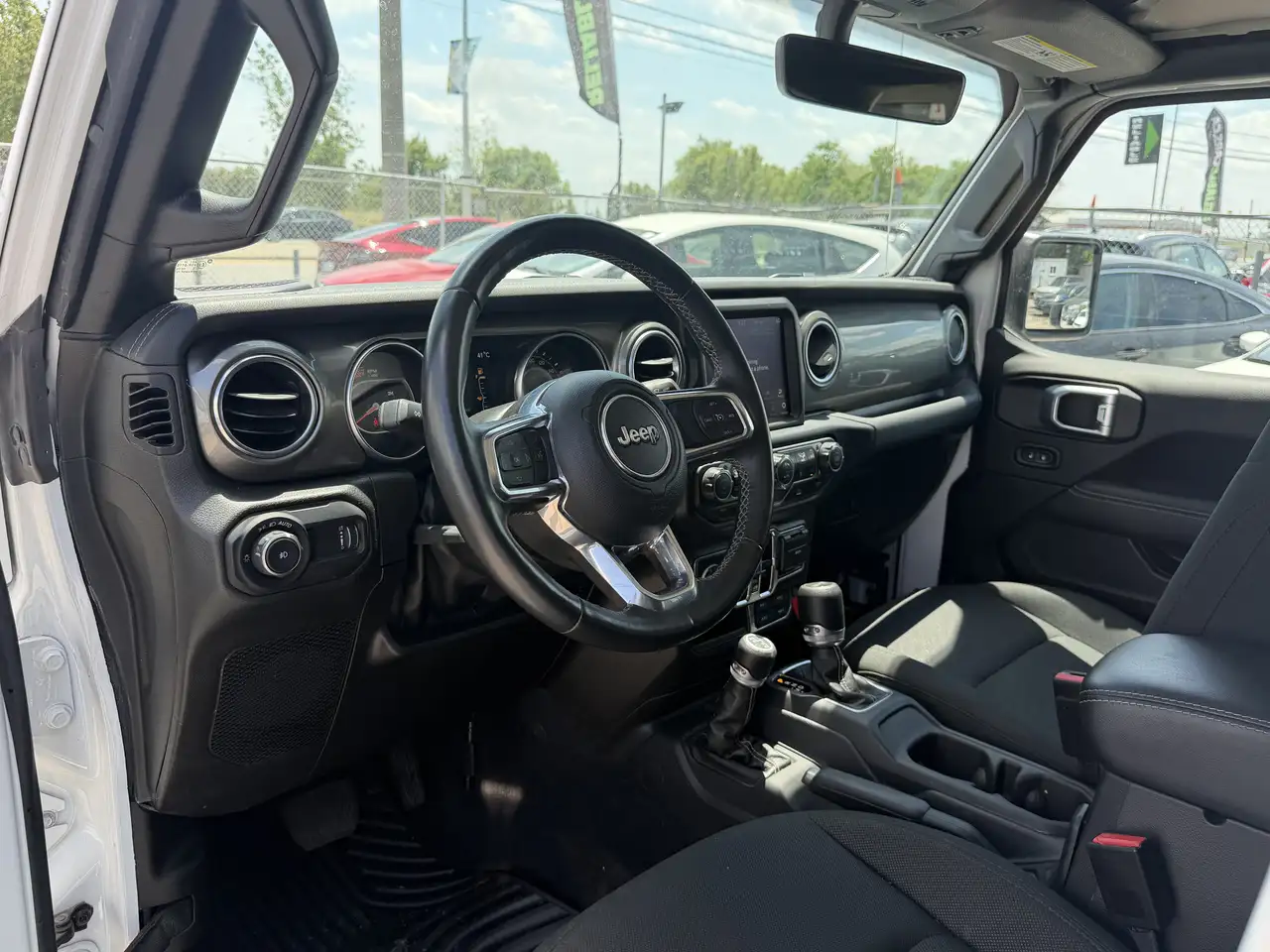 Jeep Wrangler - Image 11