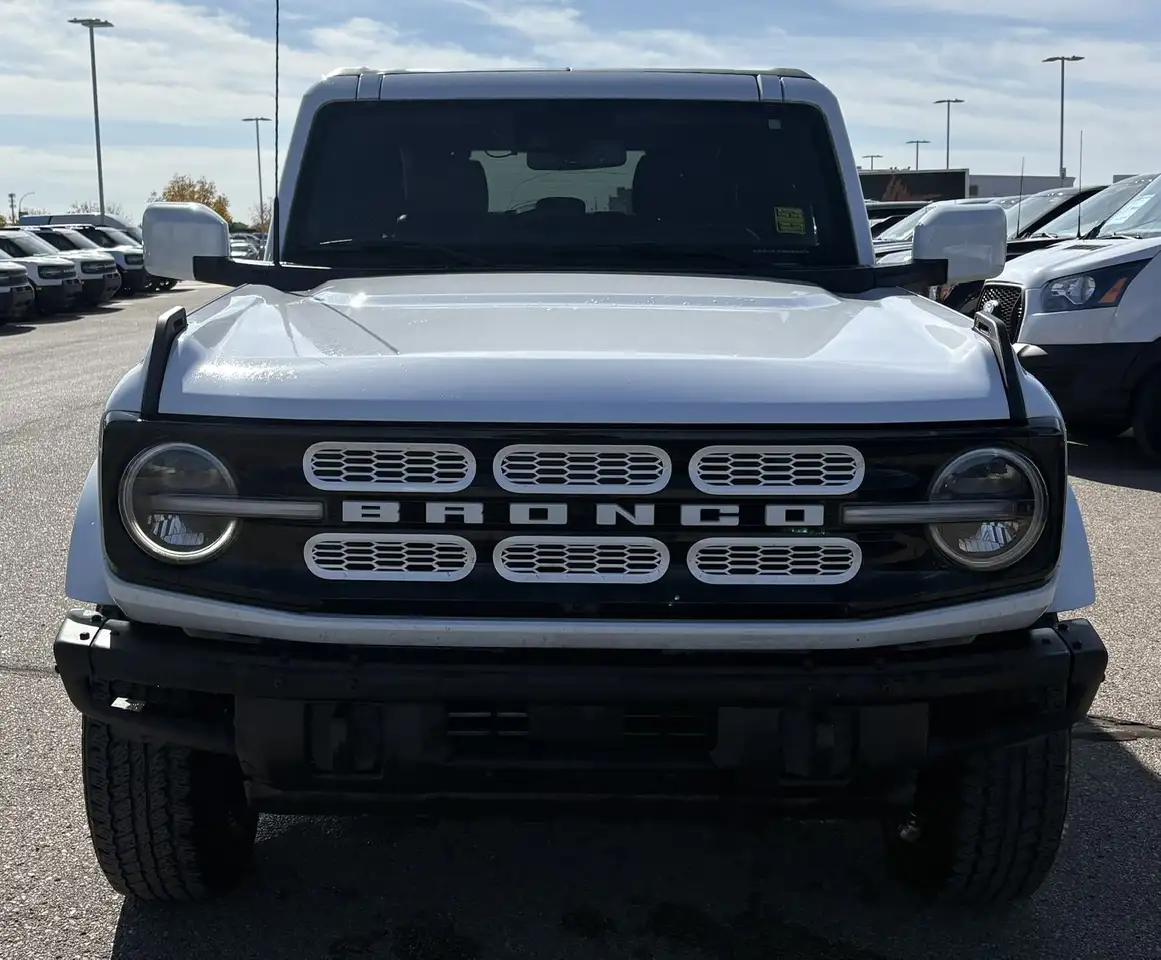 Ford Bronco - Image 8