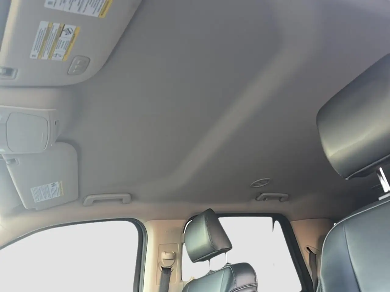 Ford Expedition - Image 14
