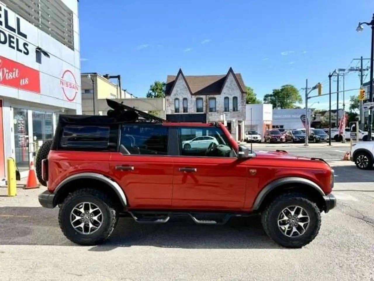 Ford Bronco - Image 8