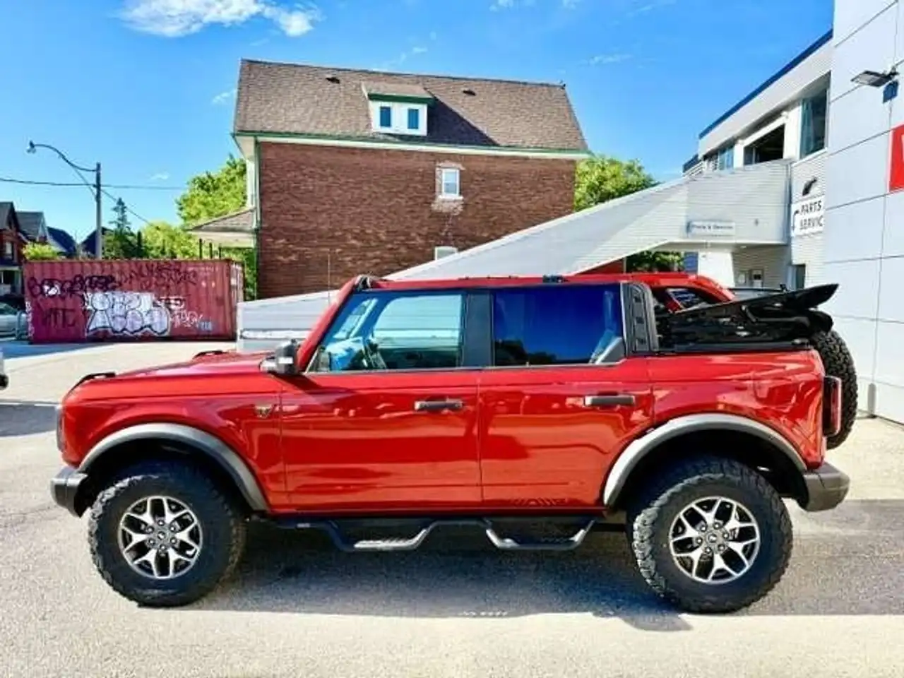 Ford Bronco - Image 14