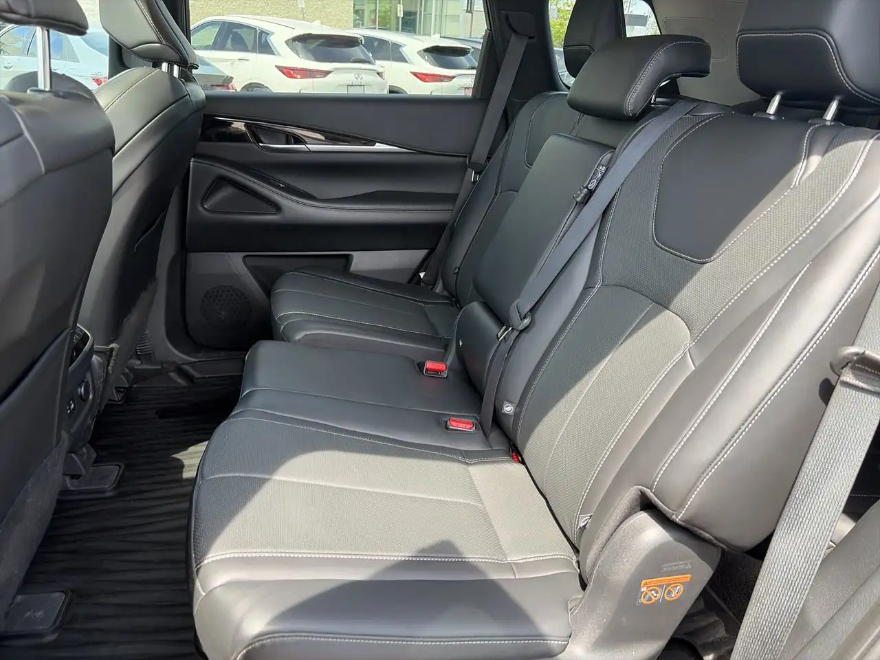 Infiniti QX60 - Image 30