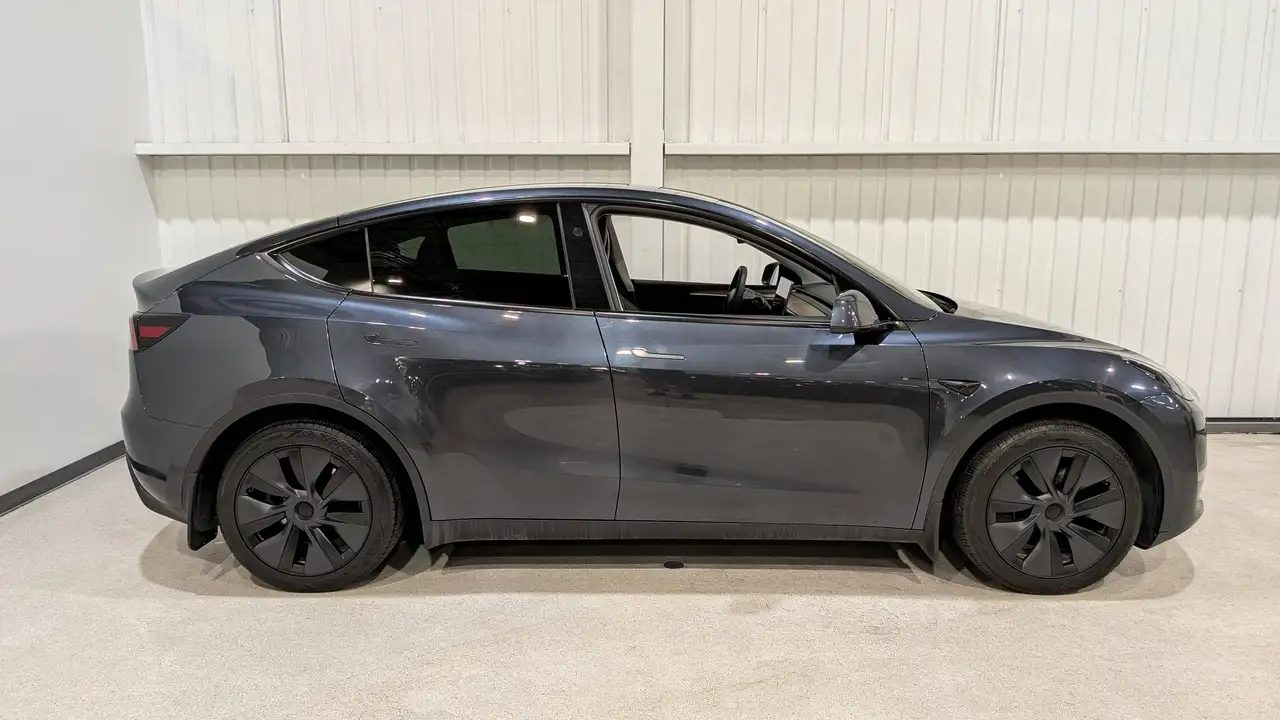 Tesla Model Y - Image 8