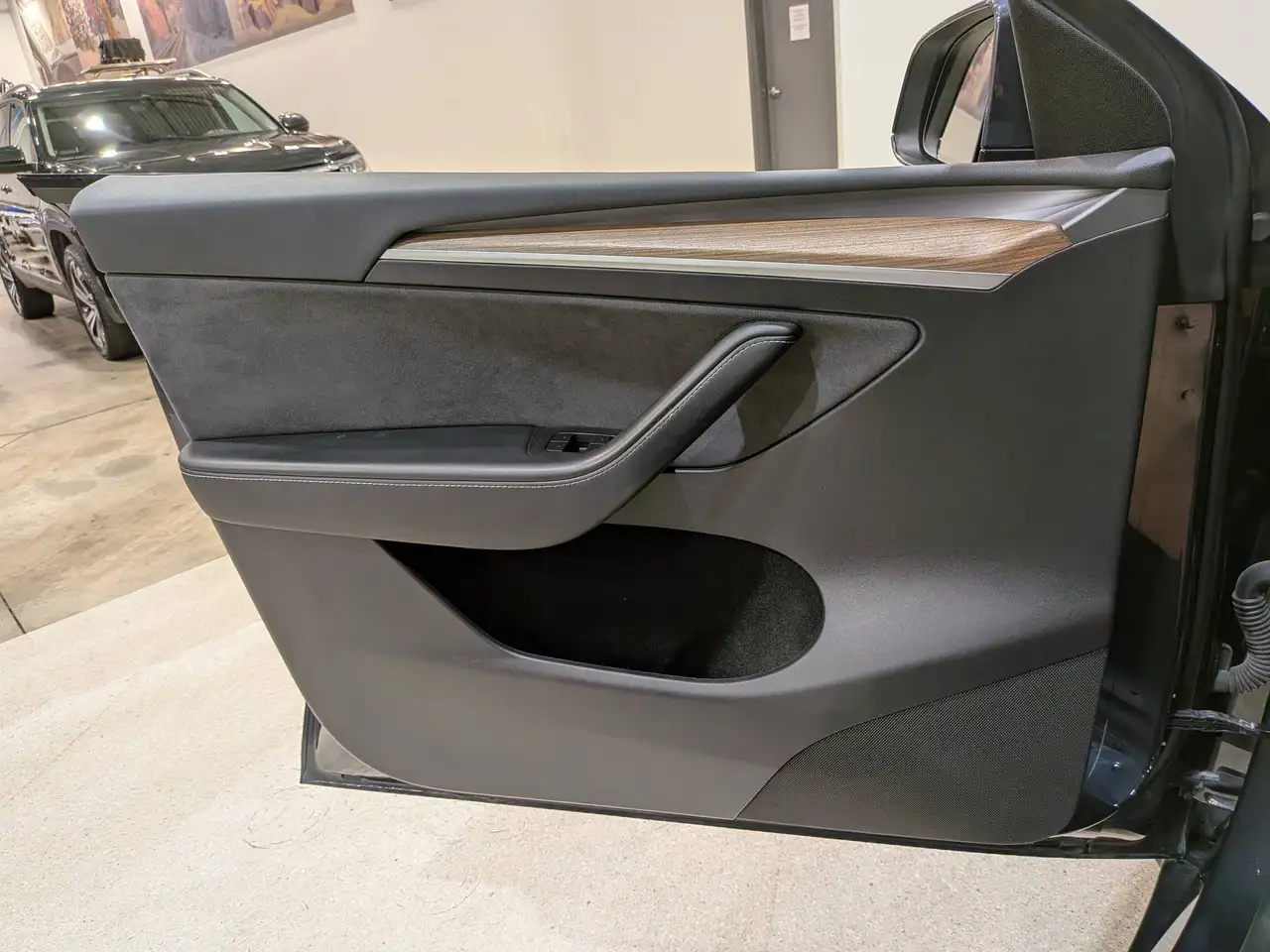 Tesla Model Y - Image 31