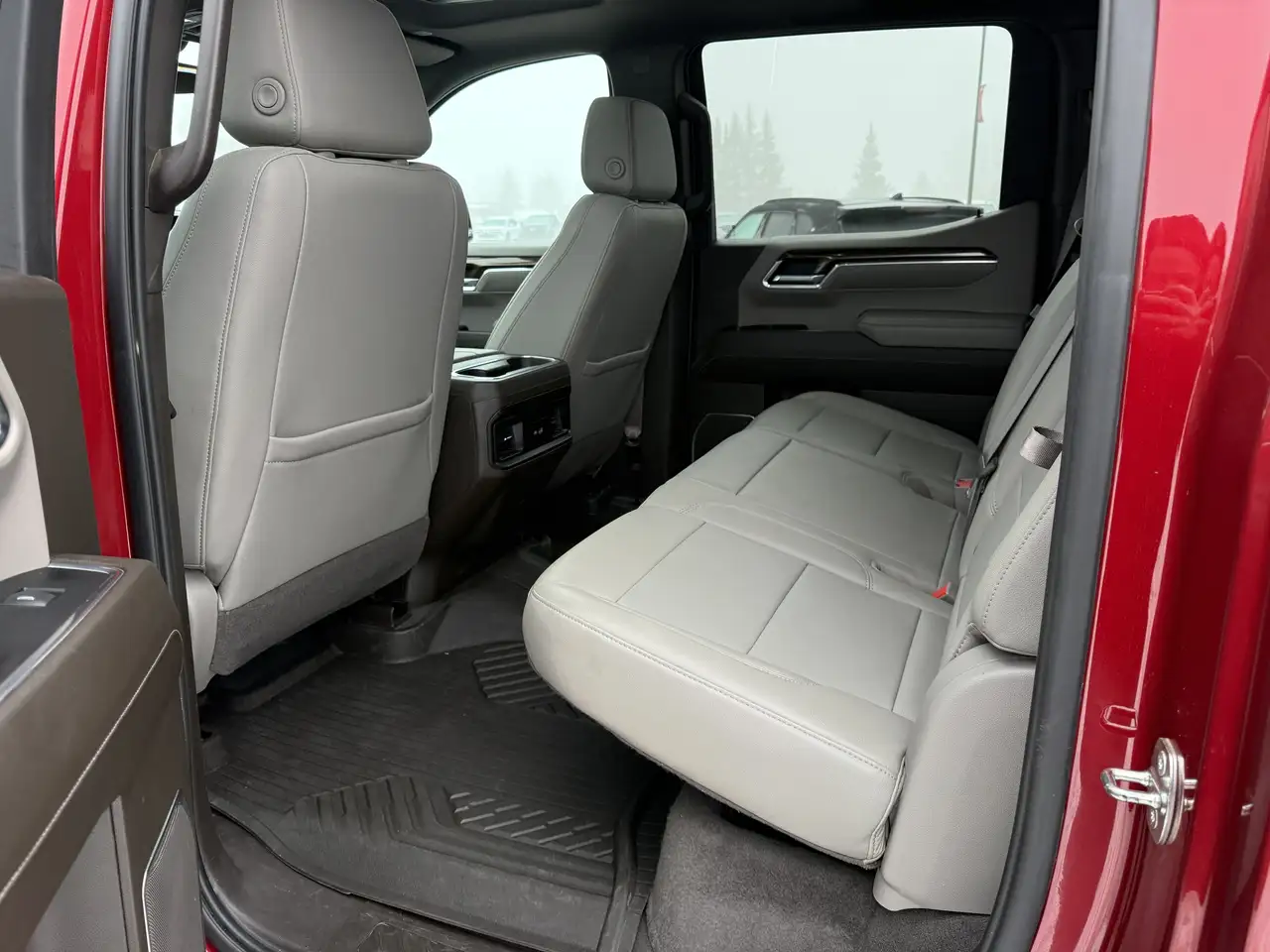 Chevrolet Silverado 1500 - Image 24