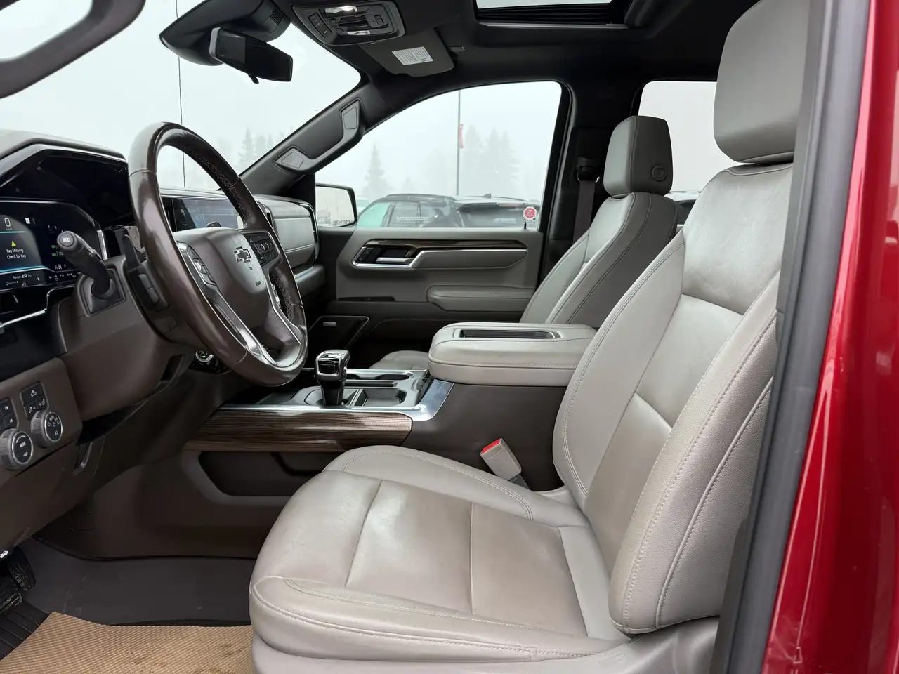 Chevrolet Silverado 1500 - Image 10
