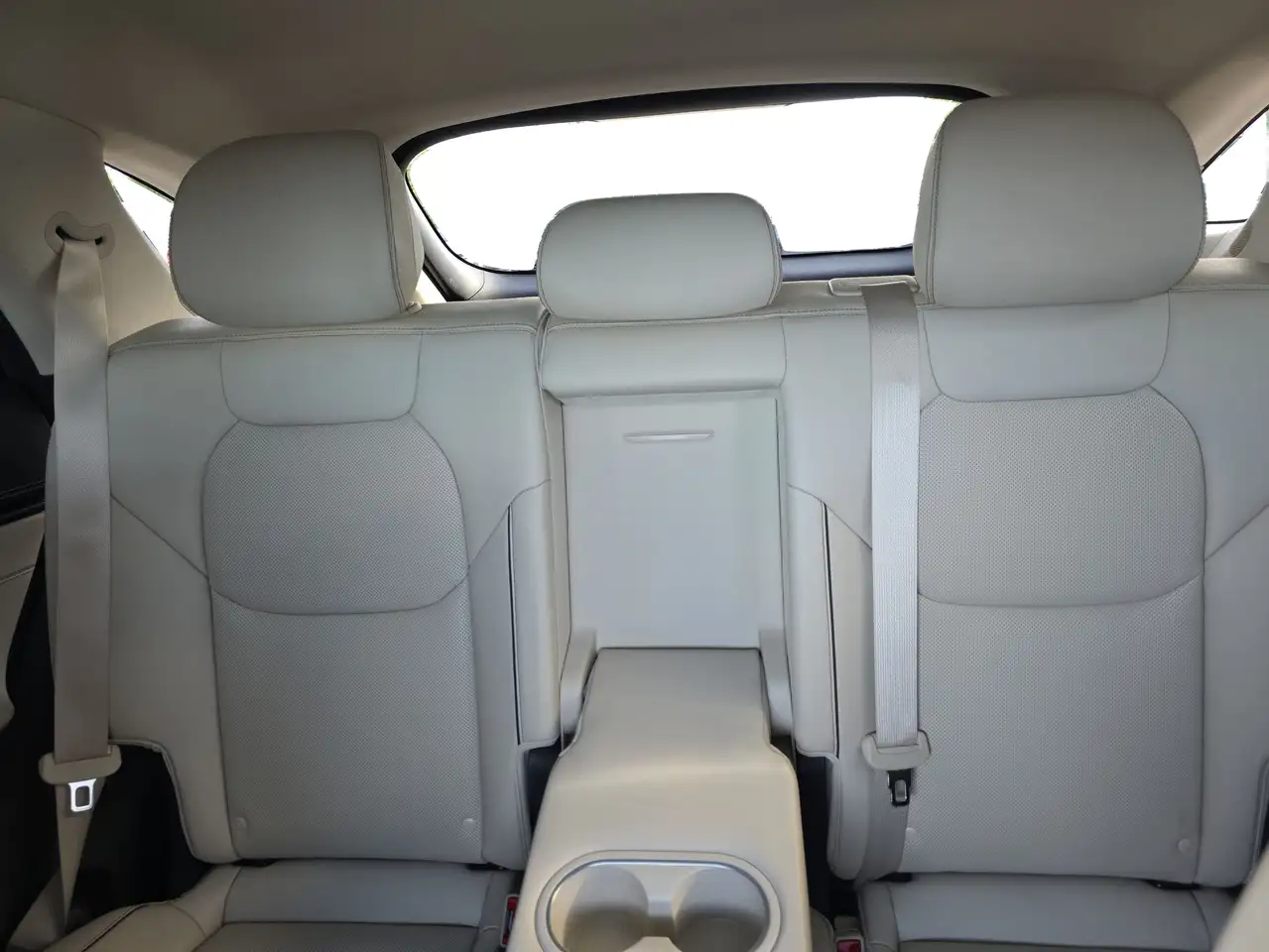 Genesis GV70 - Image 15