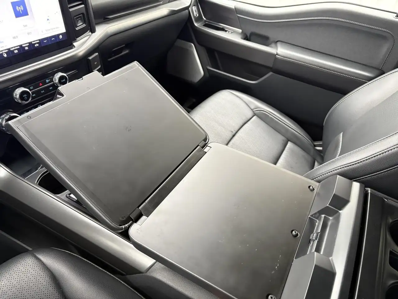 Ford F-150 - Image 25