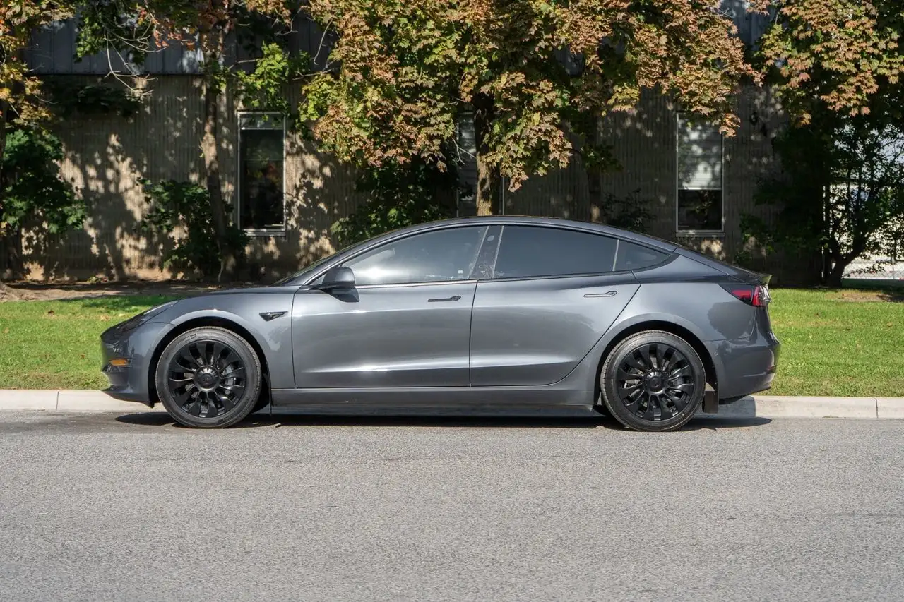 Tesla Model 3 - Image 5