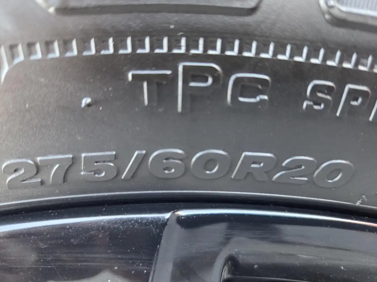 Chevrolet Silverado 1500 - Image 12