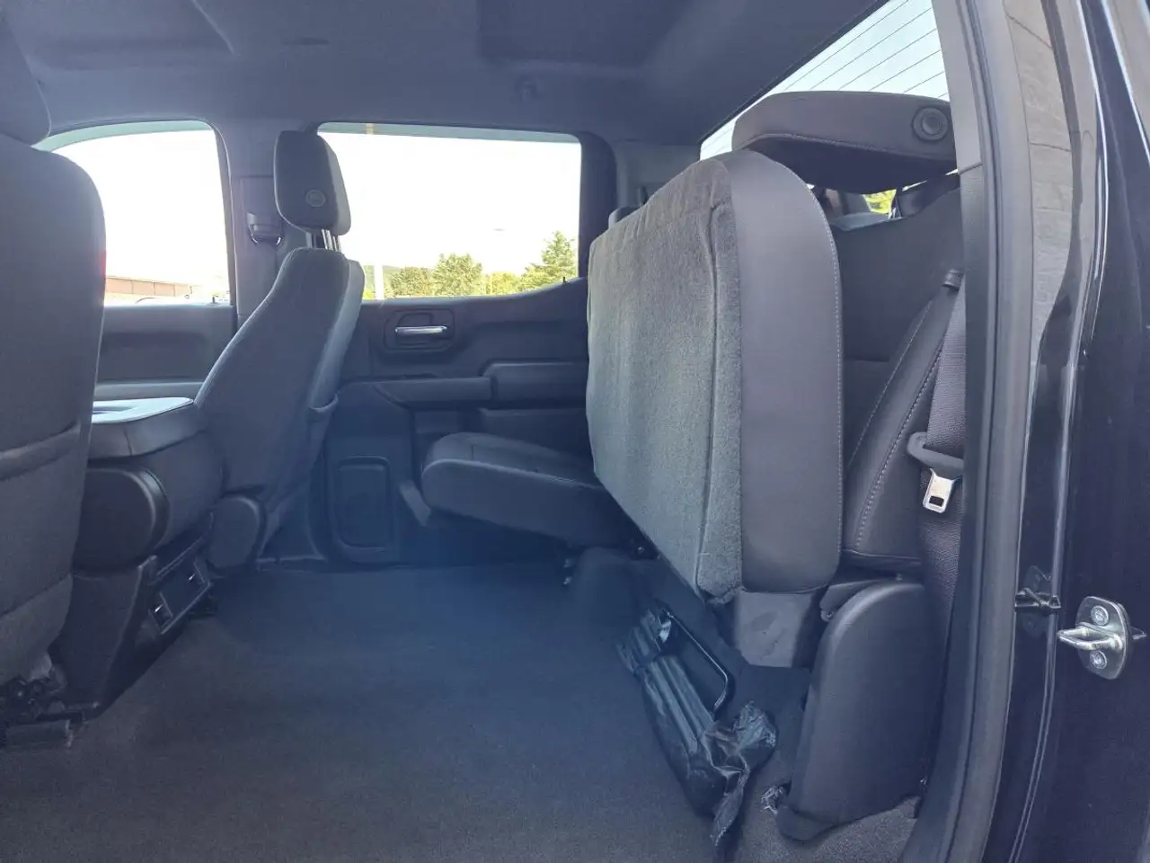 Chevrolet Silverado 1500 - Image 20