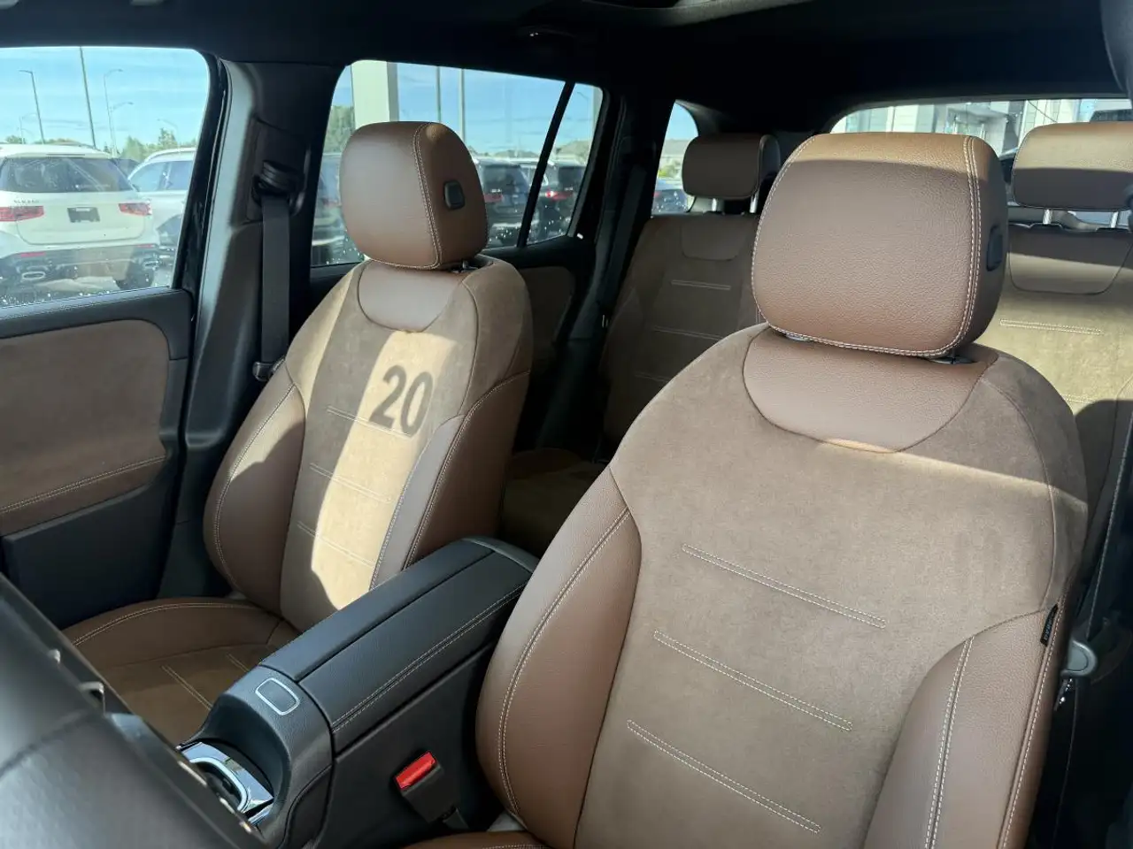 Mercedes-Benz GLB - Image 8