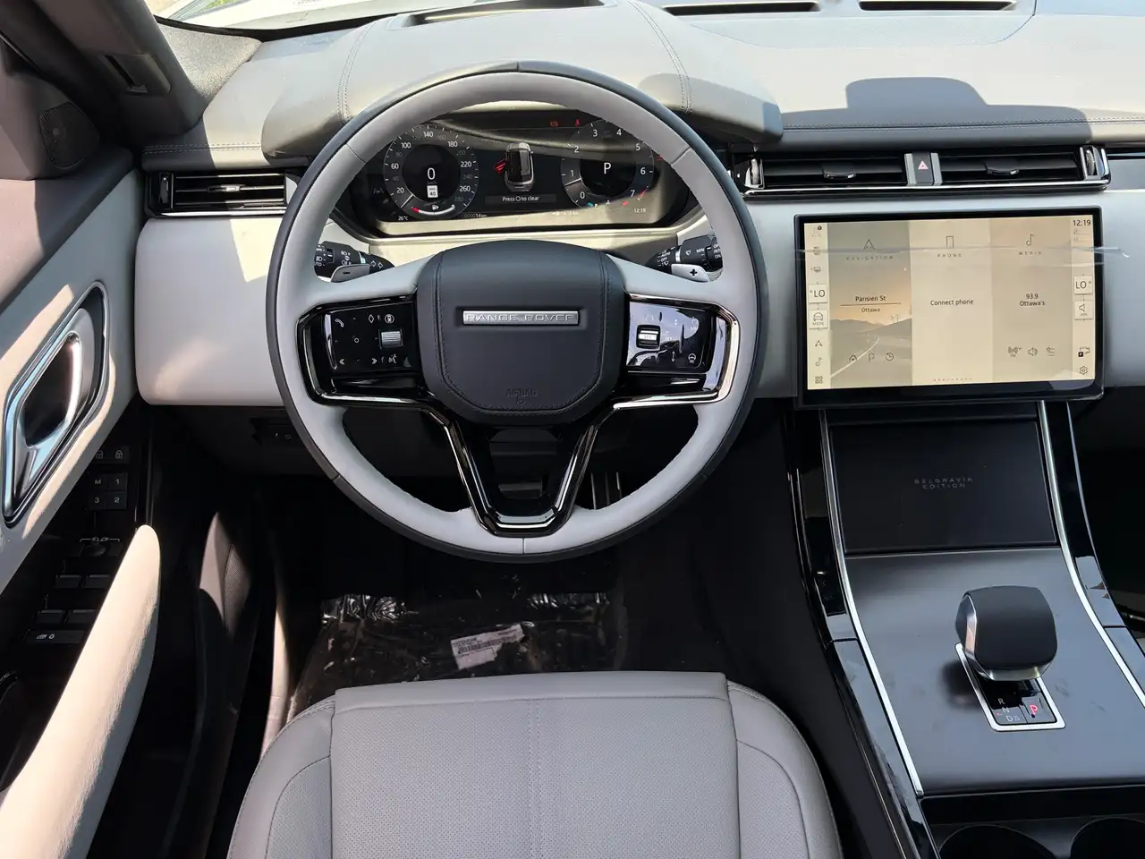 Land Rover Range Rover Velar - Image 13