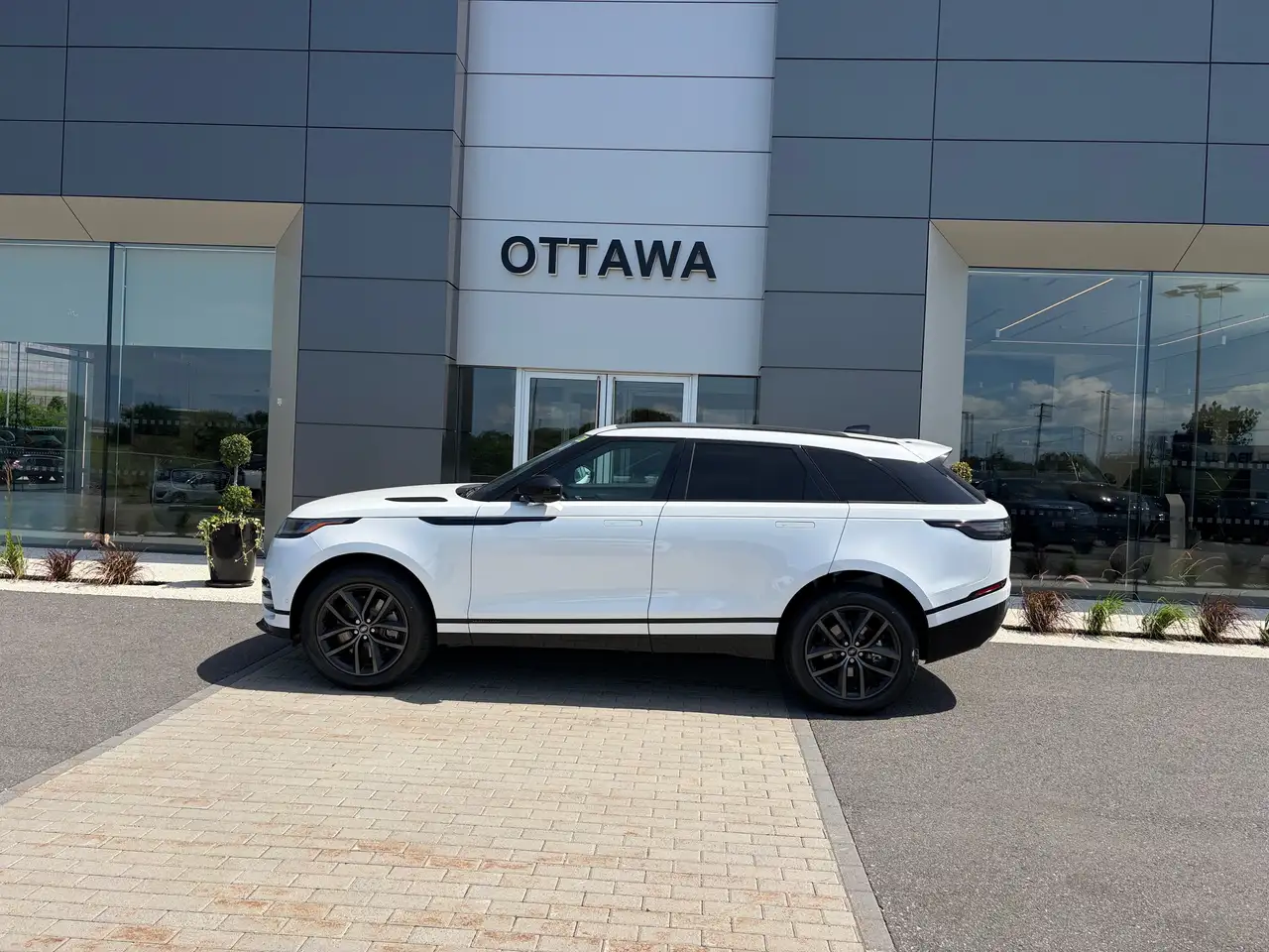 Land Rover Range Rover Velar - Image 3