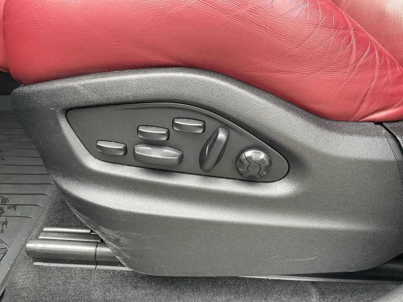 Porsche Cayenne - Image 20