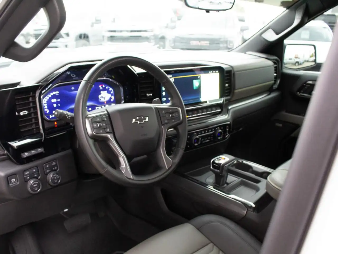 Chevrolet Silverado 1500 - Image 14