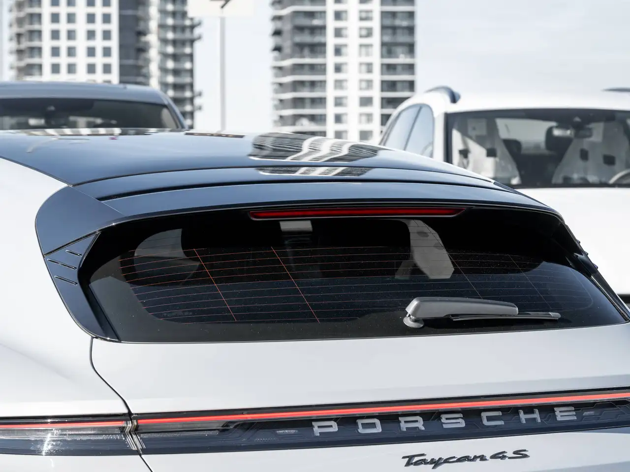 Porsche Taycan - Image 12