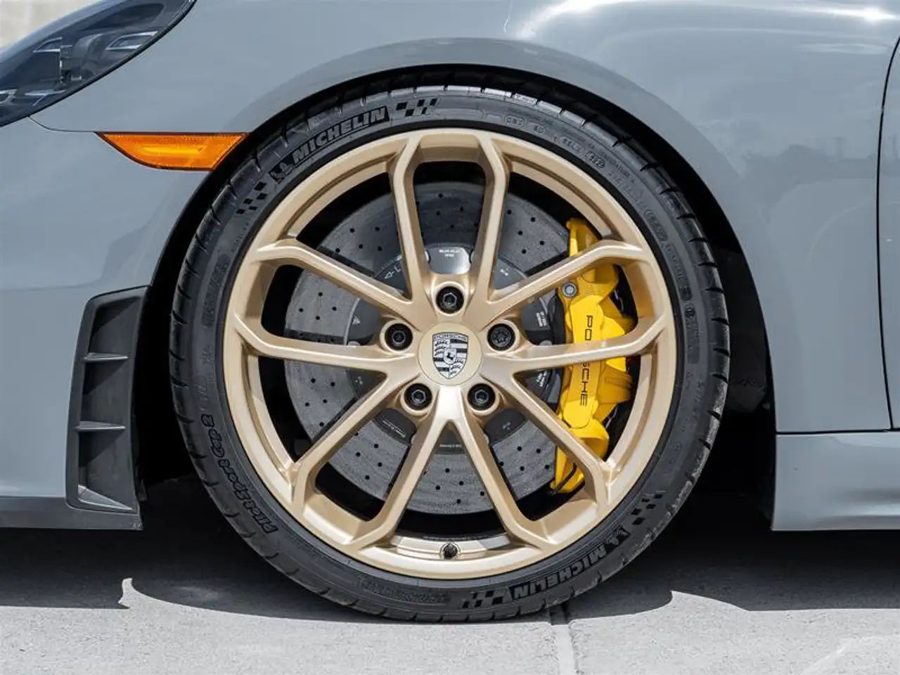 Porsche 718 Spyder - Image 17