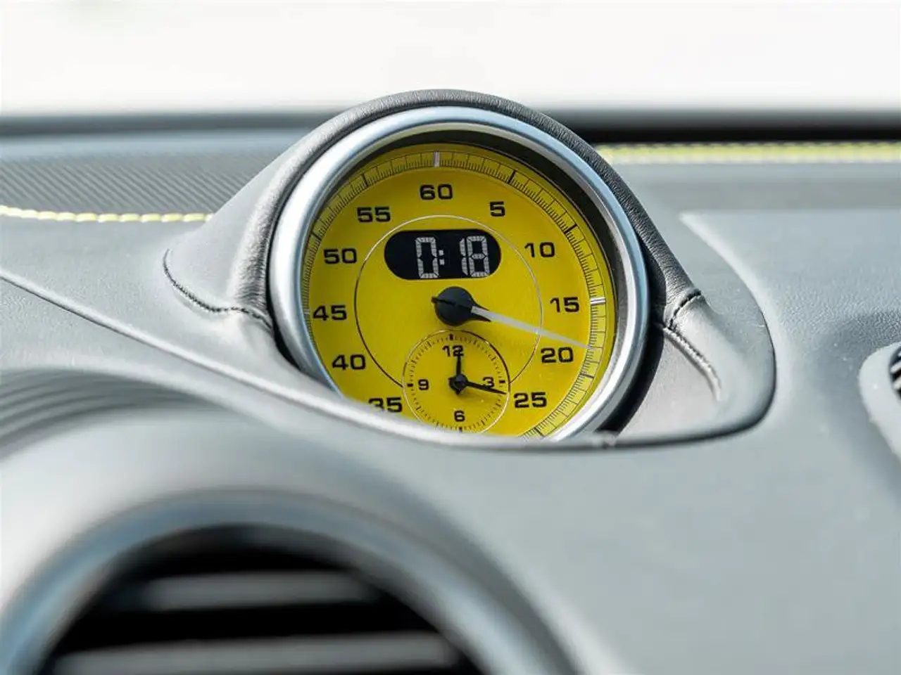 Porsche 718 Spyder - Image 44