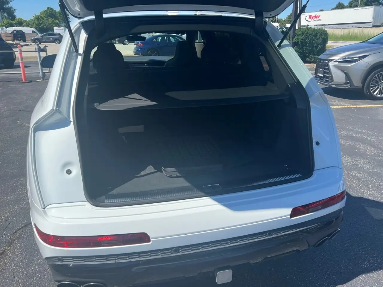 Audi SQ7 - Image 12