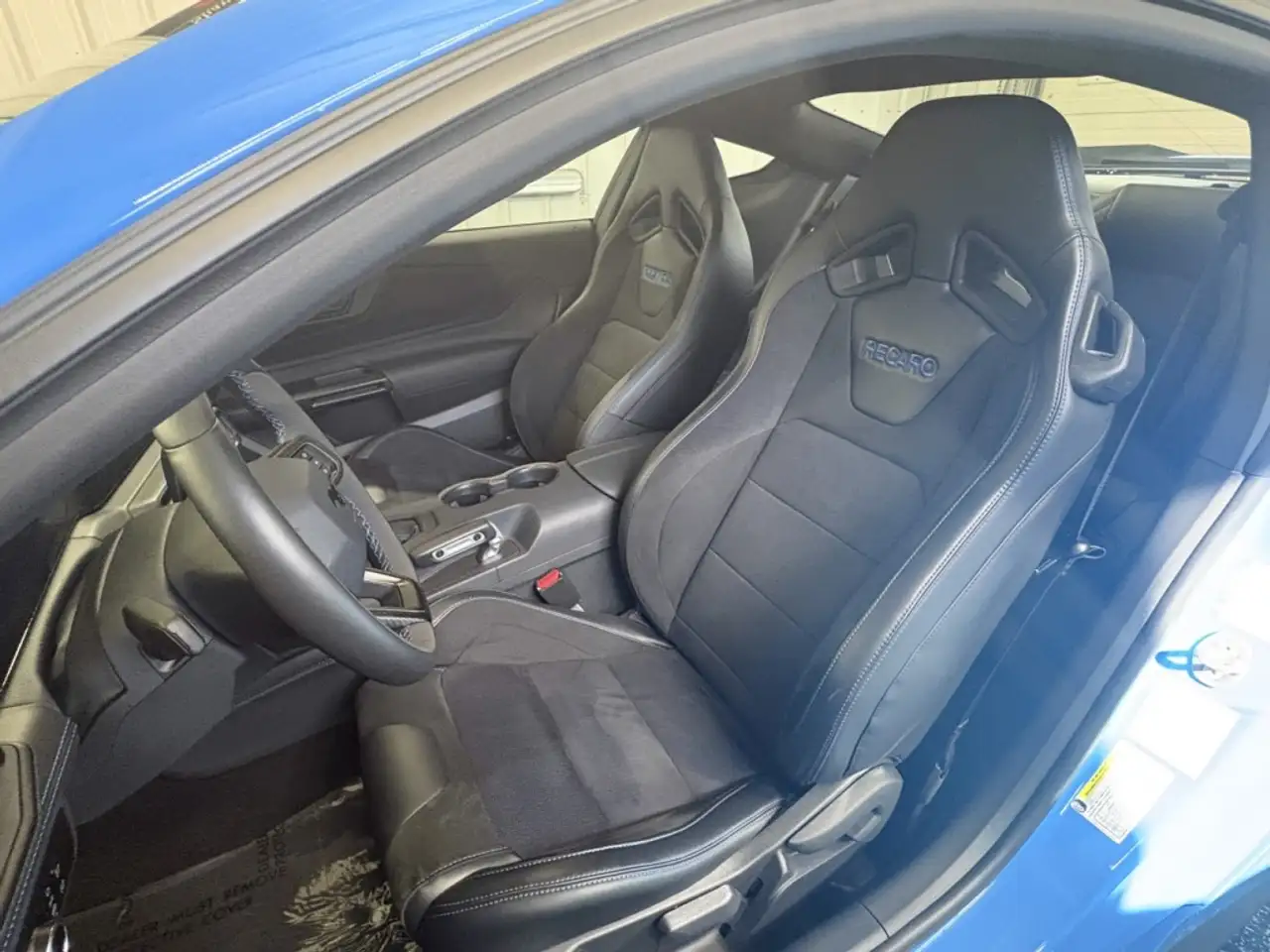 Ford Mustang - Image 13